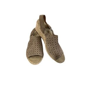 Clarks Artisan Petrina Gail Wedge Size 7 Taupe Suede Espadrille Slingback Sandal